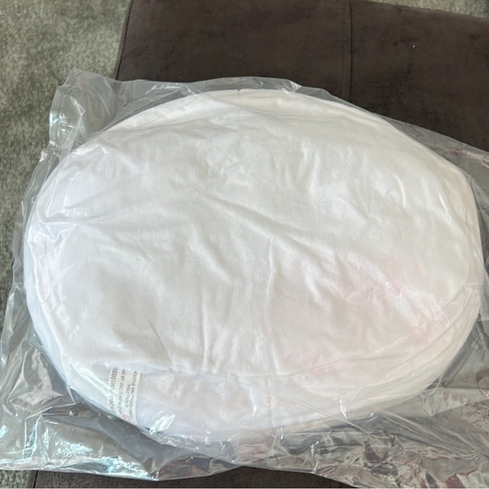 💕Hello Kitty Duffle Bag FREE pillow💕 - Picture 6 of 8